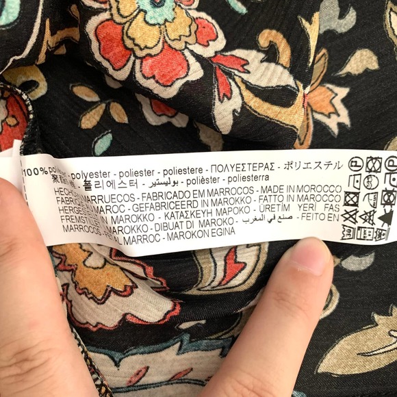 Zara Paisley Floral Printed Short V-neck Dress in Black - Picture 14 of 15